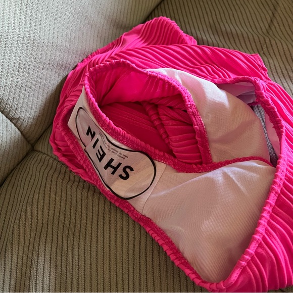 BNWT One Piece Strapless Swimsuit - Picture 7 of 9